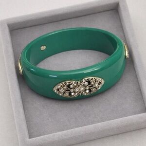 Premier Designs ROARING CHIC Green Acrylic Rhinestones Bangle NWOT #514A-514B